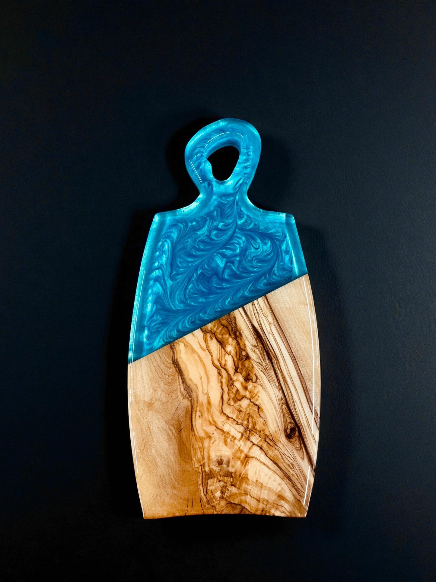 Organic Handle Charcuterie Board – Olive Wood with Ocean Blue Epoxy